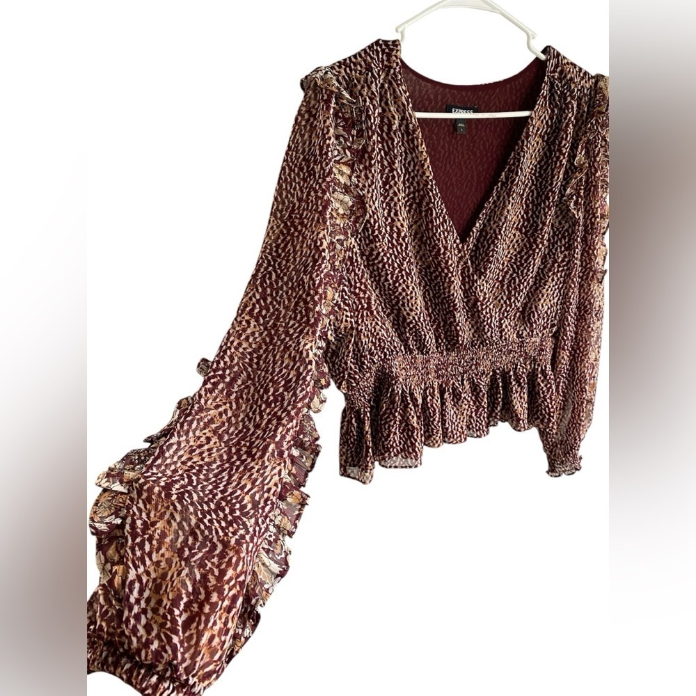 EXPRESS Women's Size L Smocked Blouse Burgundy Ruffle V-Neck - Picture 10 of 11